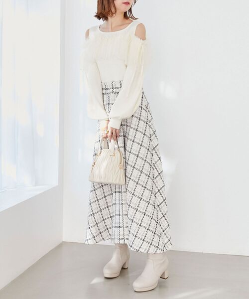 MAJESTIC LEGON（マジェスティックレゴン）の「【WEB限定XLサイズあり】フカフカヒールストレッチブーツ（ブーツ・レディース・アイボリー/ブラック・SMALL/MEDIUM/LARGE/X-LARGE）」の3枚目の写真