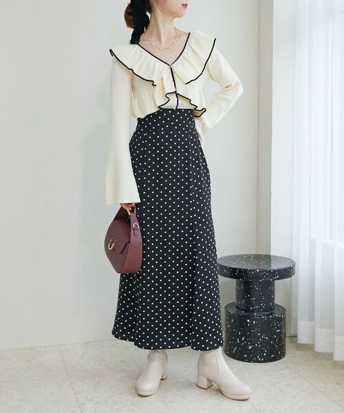 MAJESTIC LEGON（マジェスティックレゴン）の「【WEB限定XLサイズあり】フカフカヒールストレッチブーツ（ブーツ・レディース・アイボリー/ブラック・SMALL/MEDIUM/LARGE/X-LARGE）」の12枚目の写真