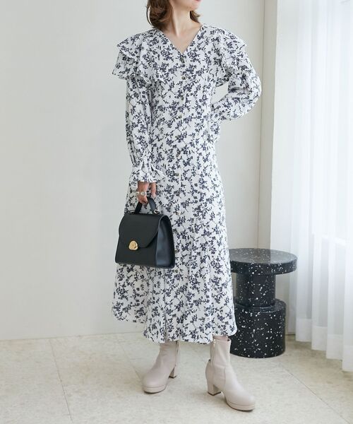 MAJESTIC LEGON（マジェスティックレゴン）の「【WEB限定XLサイズあり】フカフカヒールストレッチブーツ（ブーツ・レディース・アイボリー/ブラック・SMALL/MEDIUM/LARGE/X-LARGE）」の8枚目の写真