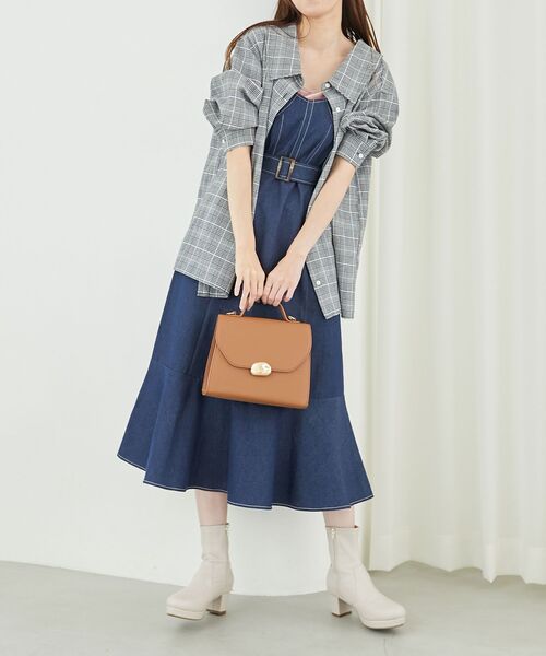 MAJESTIC LEGON（マジェスティックレゴン）の「【WEB限定XLサイズあり】フカフカヒールストレッチブーツ（ブーツ・レディース・アイボリー/ブラック・SMALL/MEDIUM/LARGE/X-LARGE）」の5枚目の写真