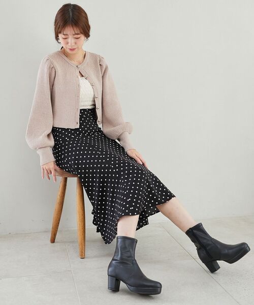 MAJESTIC LEGON（マジェスティックレゴン）の「【WEB限定XLサイズあり】フカフカヒールストレッチブーツ（ブーツ・レディース・アイボリー/ブラック・SMALL/MEDIUM/LARGE/X-LARGE）」の18枚目の写真