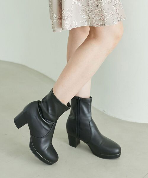 MAJESTIC LEGON（マジェスティックレゴン）の「【WEB限定XLサイズあり】フカフカヒールストレッチブーツ（ブーツ・レディース・アイボリー/ブラック・SMALL/MEDIUM/LARGE/X-LARGE）」の22枚目の写真