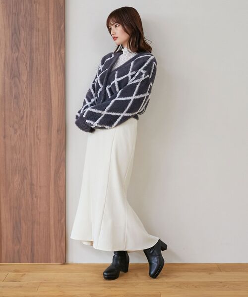 MAJESTIC LEGON（マジェスティックレゴン）の「【WEB限定XLサイズあり】フカフカヒールストレッチブーツ（ブーツ・レディース・アイボリー/ブラック・SMALL/MEDIUM/LARGE/X-LARGE）」の21枚目の写真