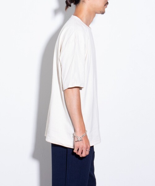GLOSTER（グロスター）の「【限定展開】【GLOSTER/グロスター】ルーズ クルーネックTシャツ ベーシック（Tシャツ/カットソー・メンズ・ブラック/ホワイト/コーラルピンク/ベージュ・S/M/L/XL）」の9枚目の写真