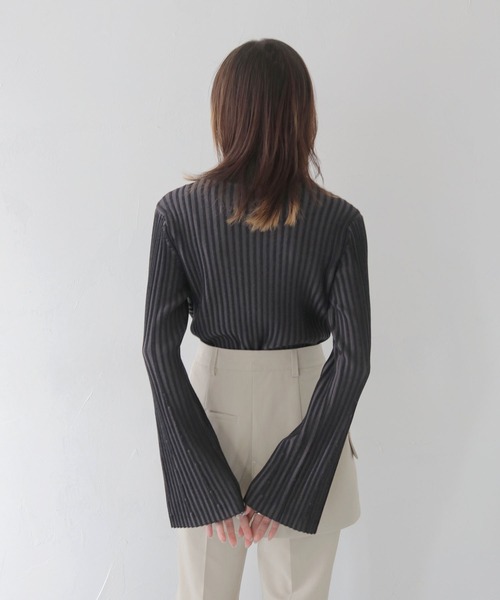 CLEIO（クレイオ）の「【CLEIO】二重臼ベルスリーブハイネックニット/DOUBLE MILL BELL SLEEVE HIGH NECK KNIT/986-10626（ニット/セーター・レディース・アイボリー/サックスブルー/ベージュ/ピンクベージュ/ライトグレー/ブラック・FREE）」の20枚目の写真