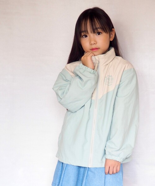 SHOO・LA・RUE（シューラルー）の「◆【110-140cm】裏フリースナイロン切替ブルゾン（ブルゾン・キッズ・グリーン系5/ライトパープル/ブラック系4/パープル系2・11/12/13/14）」の5枚目の写真