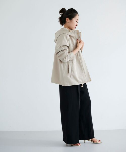 le.coeur blanc（ルクールブラン）の「ツイルストレッチフードブルゾン（ブルゾン・レディース・ブラック/ベージュ/カーキオリーブ・38）」の11枚目の写真