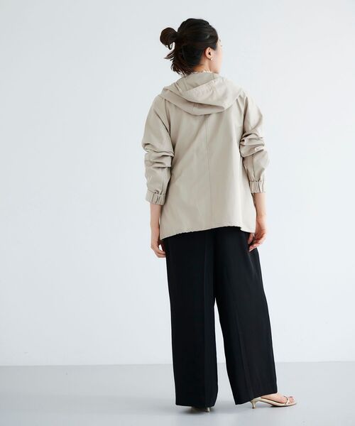 le.coeur blanc（ルクールブラン）の「ツイルストレッチフードブルゾン（ブルゾン・レディース・ブラック/ベージュ/カーキオリーブ・38）」の12枚目の写真