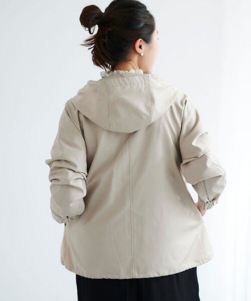 le.coeur blanc（ルクールブラン）の「ツイルストレッチフードブルゾン（ブルゾン・レディース・ブラック/ベージュ/カーキオリーブ・38）」の15枚目の写真