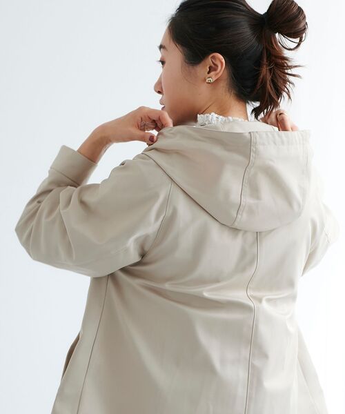le.coeur blanc（ルクールブラン）の「ツイルストレッチフードブルゾン（ブルゾン・レディース・ブラック/ベージュ/カーキオリーブ・38）」の16枚目の写真