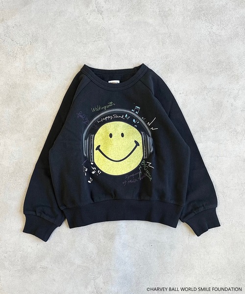 MARKEY'S（マーキーズ）の「【HARVEY BALL】別注SMILEY FACEプリントトレーナー（80～150cm）（スウェット・キッズ・杢グレー/グリーン/ワインレッド/ブラック・150/140/130/120/110/100/95/90/80）」の2枚目の写真