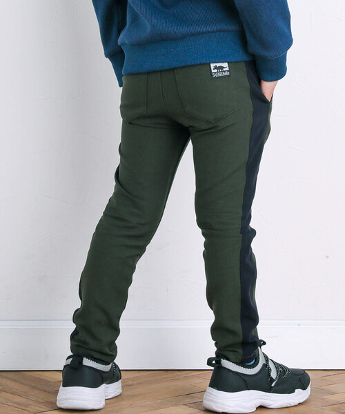 BeBe（ベベ）の「ツイルサイド切替パンツ(90~150cm)（その他パンツ・キッズ・キャメル/グリーン・110cm/140cm/120cm/150cm/130cm/100cm/90cm）」の2枚目の写真