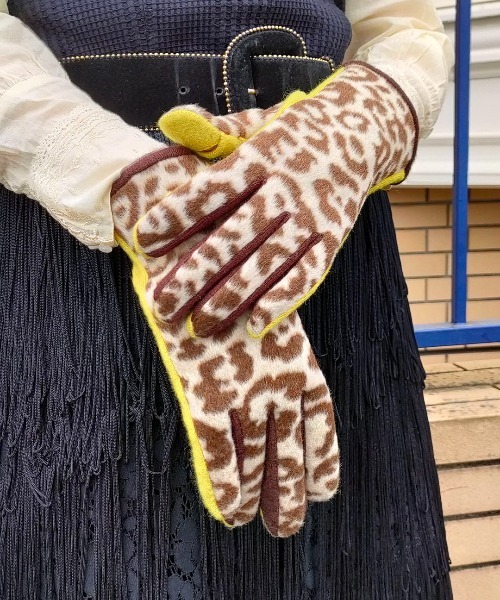 Casselini（キャセリーニ）の「Casselini(キャセリーニ)ジャガードグローブ（手袋・レディース・グリーン/レッド/イエロー/ベージュ・FREE）」の3枚目の写真