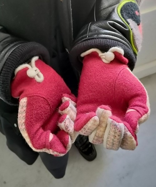 Casselini（キャセリーニ）の「Casselini(キャセリーニ)ジャガードグローブ（手袋・レディース・グリーン/レッド/イエロー/ベージュ・FREE）」の15枚目の写真