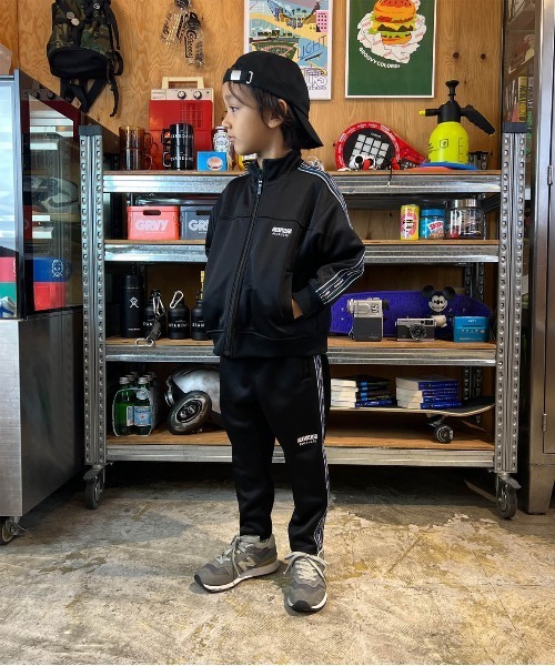 GROOVY COLORS（グルービーカラーズ）の「GROOVY トラックジャケット（ブルゾン・キッズ・ブラック・120/100/110）」の5枚目の写真