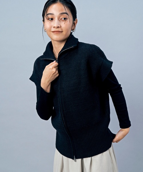 LIENCOEUR（リアンクール）の「スタンドネックZIPベスト（ニット/セーター・レディース・ブラック/アイボリー・FREE）」の3枚目の写真