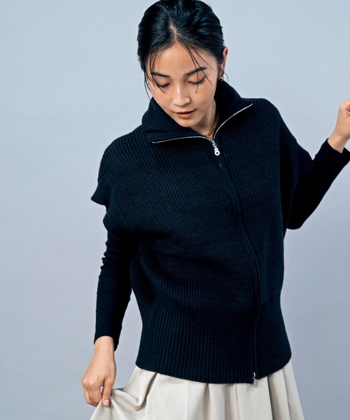 LIENCOEUR（リアンクール）の「スタンドネックZIPベスト（ニット/セーター・レディース・ブラック/アイボリー・FREE）」の4枚目の写真