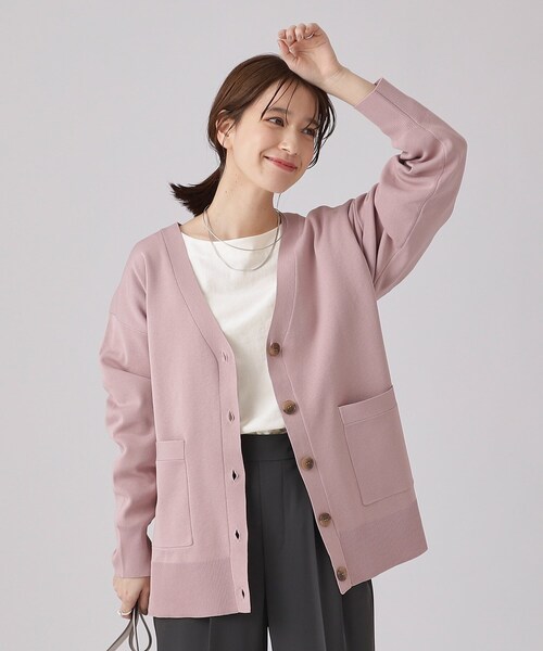 SHOO・LA・RUE（シューラルー）の「◆軽くて柔らかい スポンディッシュ Vネックカーディガン（カーディガン/ボレロ・レディース・アイボリー/ベビーピンク/ネイビー系2/ライトブルー/サンドベージュ/ブルー系その他・00）」の6枚目の写真
