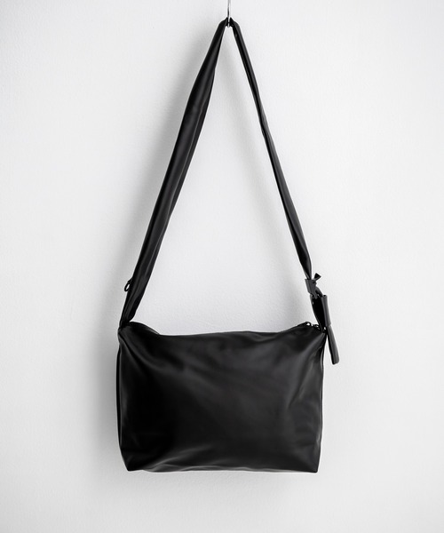 フェイクレザー Dカン付きショルダーバッグ（ショルダーバッグ