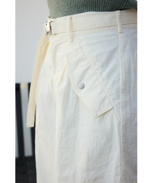 AZUL by moussy（アズールバイマウジー）の「カーゴパンツ（カーゴパンツ・レディース・ブラック/アイボリー・SMALL/MEDIUM）」の12枚目の写真