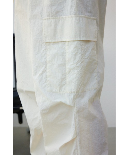 AZUL by moussy（アズールバイマウジー）の「カーゴパンツ（カーゴパンツ・レディース・ブラック/アイボリー・SMALL/MEDIUM）」の13枚目の写真