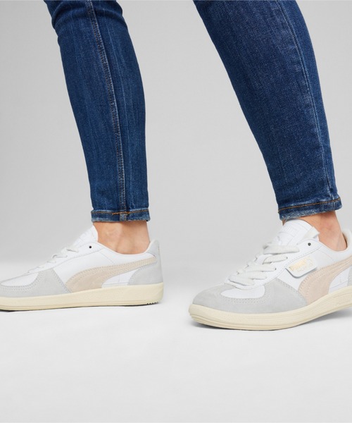 PUMA(プーマ)の「PUMA プーマ ユニセックス パレルモ レザー スニーカー(スニーカー・メンズ・ホワイト系その他3/ブラック系その他/ホワイト系その他2/ホワイト系その他/ホワイト系その他7/ホワイト×グレー/ホワイト×グリーン/ホワイト・29.0cm/28.0cm/25.5cm/24.5cm/23.5cm/22.5cm/25.0cm/24.0cm/23.0cm/30.0cm/29.5cm/28.5cm/26.5cm/27.0cm/26.0cm/27.5cm/22.0cm)」の6枚目の写真