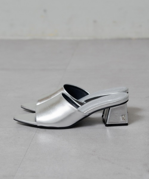 Chico（チコ）の「【2024SS】ポインテッドベルトサンダル（サンダル・レディース・ブラック/シルバー/アイボリー・LARGE/MEDIUM/SMALL）」の4枚目の写真
