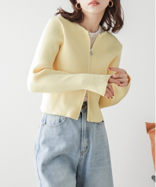 AMELY（エミリー）の「Wジップデザインニット（ニット/セーター・レディース・ピンク/グレイッシュベージュ/ブラック/ラベンダー/イエロー/ベージュ/ブルー・フリー）」の6枚目の写真