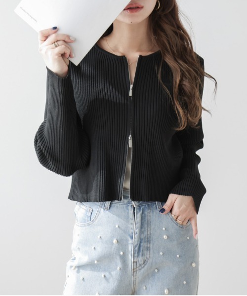 AMELY（エミリー）の「Wジップデザインニット（ニット/セーター・レディース・ピンク/グレイッシュベージュ/ブラック/ラベンダー/イエロー/ベージュ/ブルー・フリー）」の2枚目の写真