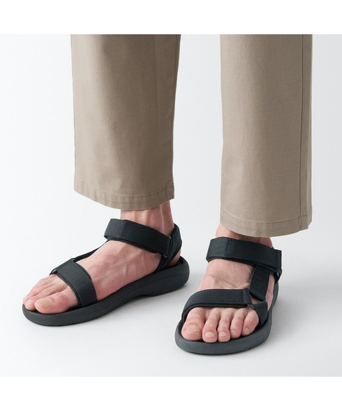 無印良品(ムジルシリョウヒン)の「テープベルトサンダル(サンダル・レディース・カーキ系5/ライトベージュ/ブラック・XXL/XL/L/M/S/XS)」の5枚目の写真