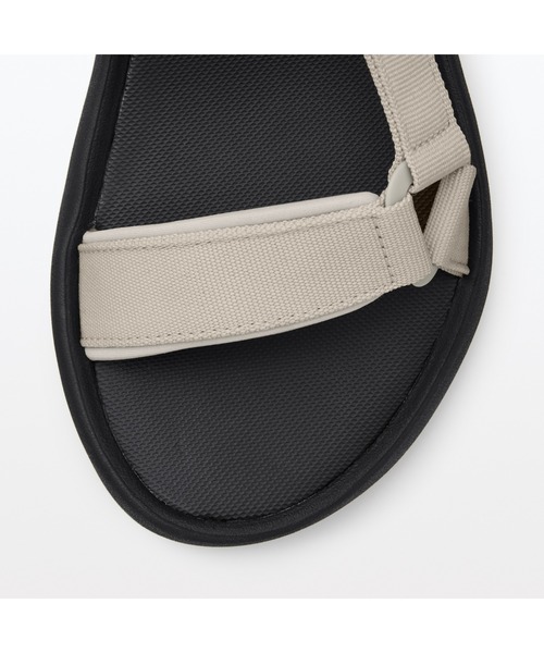 無印良品(ムジルシリョウヒン)の「テープベルトサンダル(サンダル・レディース・カーキ系5/ライトベージュ/ブラック・XXL/XL/L/M/S/XS)」の12枚目の写真