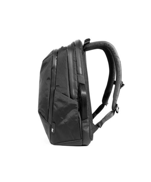 Aer（エアー）の「AER　Tech Pack 3 X-Pac　/　AER-39015（バックパック/リュック・メンズ・ブラック・FREE）」の4枚目の写真