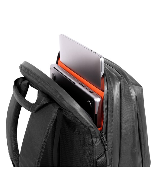 Aer（エアー）の「AER　Tech Pack 3 X-Pac　/　AER-39015（バックパック/リュック・メンズ・ブラック・FREE）」の8枚目の写真