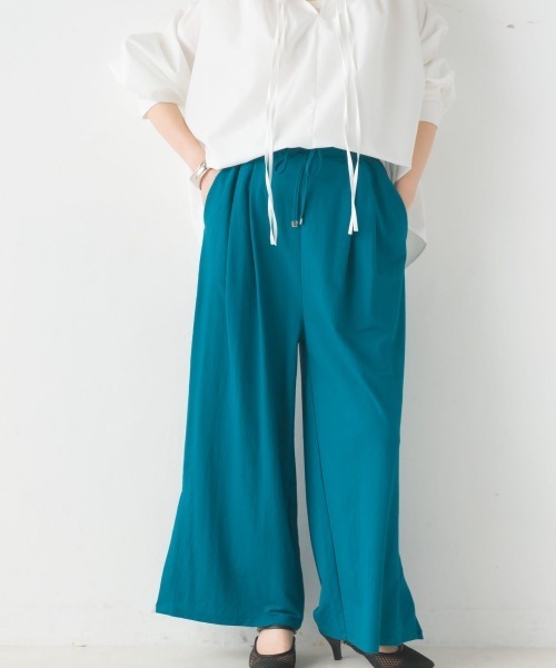 OMNES（オムネス）の「接触冷感レーヨンナイロンタックイージーパンツ（その他パンツ・レディース・ブラック/ブラウン/ブラック×ホワイト/グリーン/キャメル/イエロー/ネイビー/イエロー系その他/レッド/ラベンダー・FREE）」の5枚目の写真