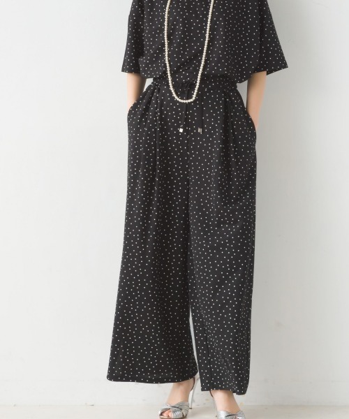 OMNES（オムネス）の「接触冷感レーヨンナイロンタックイージーパンツ（その他パンツ・レディース・ブラック/ブラウン/ブラック×ホワイト/グリーン/キャメル/イエロー/ネイビー/イエロー系その他/レッド/ラベンダー・FREE）」の18枚目の写真