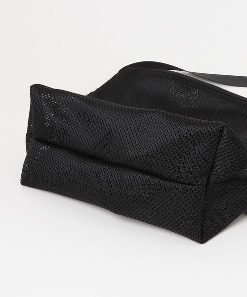 ADAM PATEK(アダムパテック)の「『ADAM PATEK』 mesh shoulder bag/メッシュショルダーバッグ(ショルダーバッグ・メンズ・ブラック・FREE)」の3枚目の写真