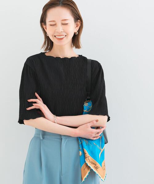 URBAN RESEARCH ROSSO WOMEN（アーバンリサーチ　ロッソ）の「ボートネックシアープリーツプルオーバー（Tシャツ/カットソー・レディース・ブラック/ホワイト/グリーン/イエロー・FREE）」の3枚目の写真