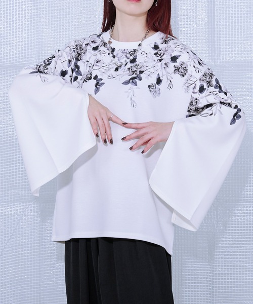 Ellno Loset(エルノロゼット)の「2wayアームスリットフラワーポンチT(Tシャツ/カットソー・メンズ・オフホワイト/ブラック・SMALL/MEDIUM/LARGE)」の13枚目の写真