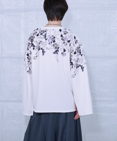 Ellno Loset(エルノロゼット)の「2wayアームスリットフラワーポンチT(Tシャツ/カットソー・メンズ・オフホワイト/ブラック・SMALL/MEDIUM/LARGE)」の5枚目の写真
