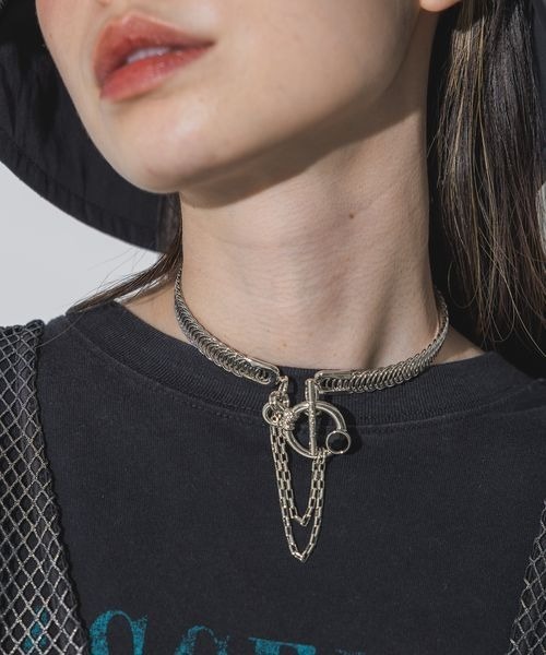 JEANASIS（ジーナシス）の「Hanging C choker/111793（チョーカー・レディース・シルバー/シルバー系その他・FREE）」の2枚目の写真