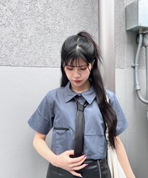 クロップドZIPデザインシャツ