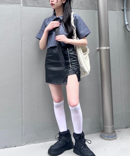 Figments（フィグメンツ）の「クロップドZIPデザインシャツ（シャツ/ブラウス・レディース・ホワイト/グレー・FREE）」の5枚目の写真