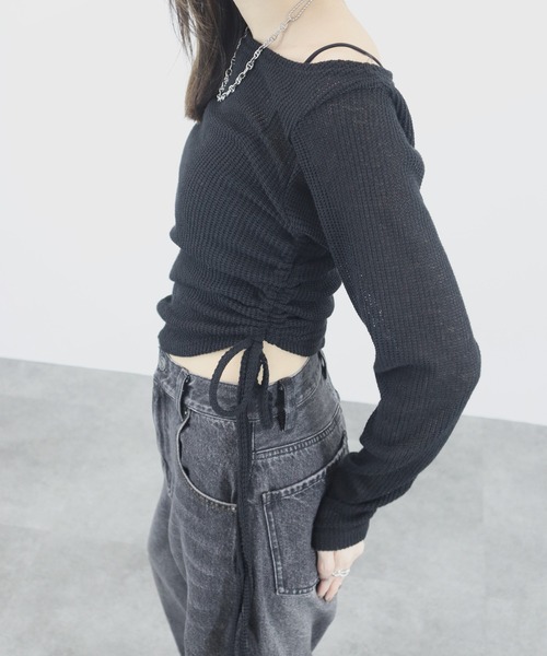 Reurie'（レウリィ）の「【ZOZO限定】サイドシャーリングシアーニット／side shirring sheer knit 長袖 ロング丈 クルーネック リボン サマーニット ドロスト ドローストリング ローゲージ ざっくり編み 裾絞り カジュアル ストリート Y2K 韓国 ヴィンテージ ブラック グレー 黒 モノトーン（ニット/セーター・レディース・グレー/ブラック・FREE）」の13枚目の写真
