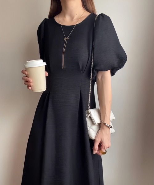 FILLOU(FILLOU)の「バルーンスリーブタックワンピース【ペチコートセット】(ワンピース・レディース・ベージュ/チャコール/ブラック・X-LARGE/LARGE/MEDIUM)」の4枚目の写真