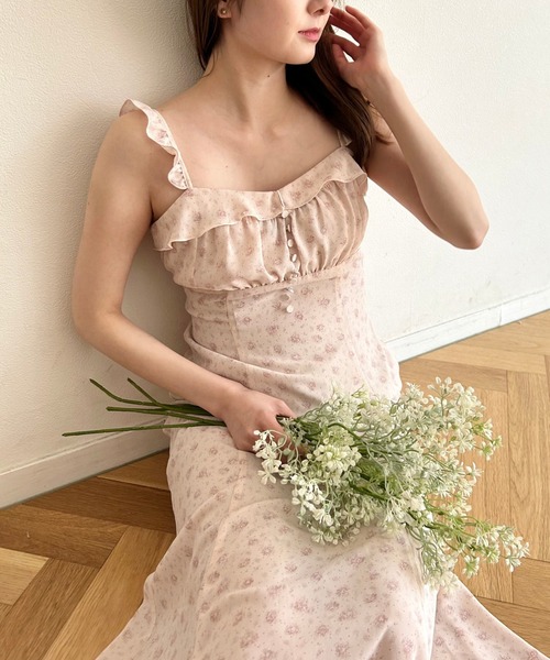 DEICY（デイシー）の「フラワードットフリルキャミワンピース