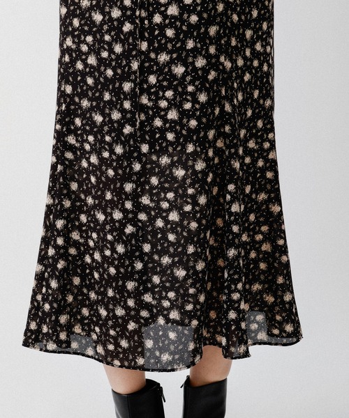 DEICY（デイシー）の「フラワードットフリルキャミワンピース