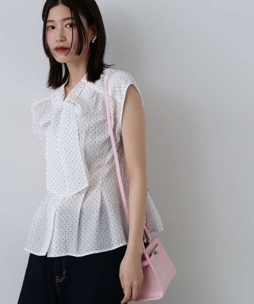 N.（N. Natural Beauty Basic）（エヌエヌナチュラルビューティーベーシック）の「◆【Femme fatale】ウエストタックボウタイブラウス（シャツ/ブラウス・レディース・ブルー/ホワイト系その他/オフホワイト・MEDIUM）」の3枚目の写真