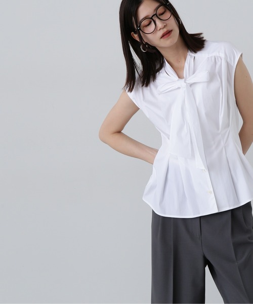 N.（N. Natural Beauty Basic）（エヌエヌナチュラルビューティーベーシック）の「◆【Femme fatale】ウエストタックボウタイブラウス（シャツ/ブラウス・レディース・ブルー/ホワイト系その他/オフホワイト・MEDIUM）」の4枚目の写真