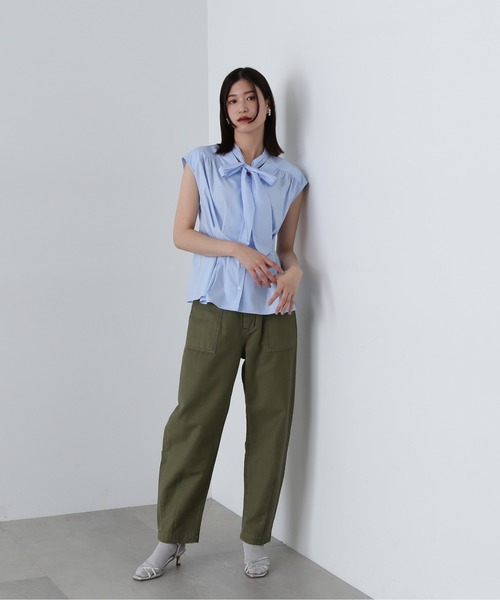 N.（N. Natural Beauty Basic）（エヌエヌナチュラルビューティーベーシック）の「◆【Femme fatale】ウエストタックボウタイブラウス（シャツ/ブラウス・レディース・ブルー/ホワイト系その他/オフホワイト・MEDIUM）」の22枚目の写真