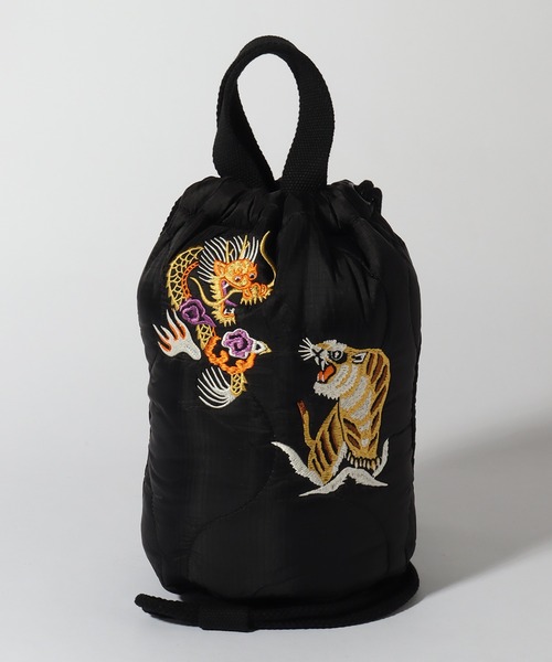 HOUSTON(ヒューストン)の「【HOUSTON/ヒューストン】EMB QUILTING EFECT BAG/刺繍キルティングエフェクトバッグ (JAPAN) (ALASKA) (TIGER)(ショルダーバッグ・メンズ・ブラック系2/ブラック系1/オリーブドラブ/オリーブ系2/オリーブ系1/ブラック・FREE)」の2枚目の写真